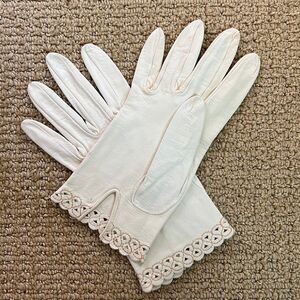 8” Vintage Leather Gloves - detail at wrist